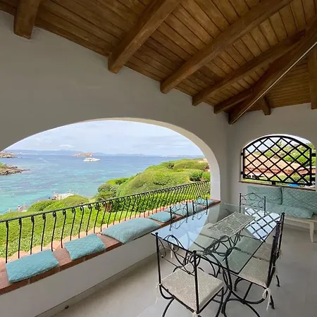 Dahu 3 2 Bagni Sulla Cala Del Faro 3*