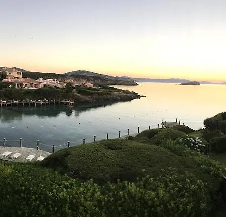 Aparthotel Dahu 3 2 Bagni Sulla Cala Del Faro 4*