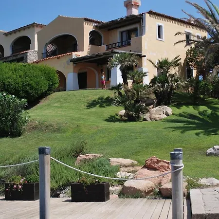 Dahu 3 2 Bagni Sulla Cala Del Faro 4*