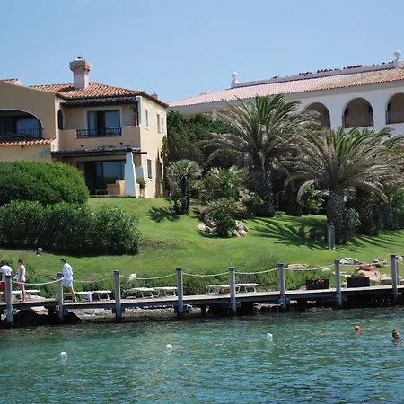 Dahu 3 2 Bagni Sulla Cala Del Faro 4*
